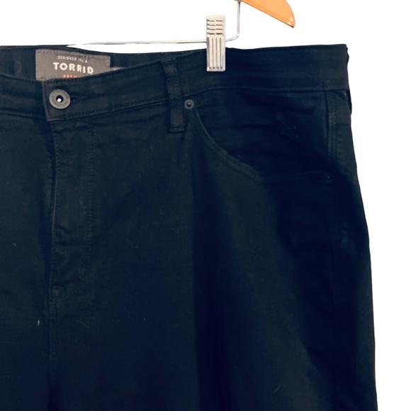 TORRID Sky High Skinny Jeans Ripped Black Size 24T - Picture 11 of 15